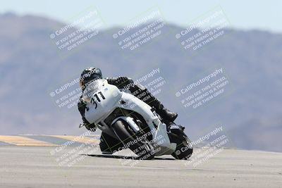 media/Apr-20-2025-CVMA (Sun) [[39090e8767]]/Race 9-Formula LW Twins Shootout/